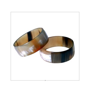Brazalete de Cuerno de Búfalo Hecho a Mano de la Mejor Calidad, Nuevo y Popular, Joyería de Color Natural, Diseño Más Vendido, Brazaletes de Cuerno Hechos a Mano - Product Image 1