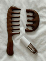Peigne de massage en bois de santal de qualité supérieure avec design antistatique et durable pour la relaxation et le soin sain du cuir chevelu - BLUE LOTUS Vietnam