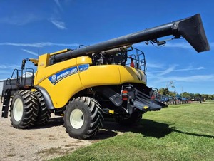 Acheter de bonnes machines agricoles de qualité Moissonneuse-batteuse New And Holland CR7.90 Moissonneuse-batteuse pour le riz et le blé à vendre - Product Image 6