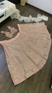 अनन्य उच्च गुणवत्ता गर्म बेच गोल्डन रंग पश्चिमी पहनने Kasturi रेशम Lehenga चोली Banglory साटन ब्लाउज व्याकुल दुपट्टा