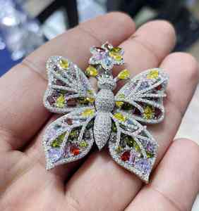 Pendentif en forme de papillon multicolore en moissanite taillée, en argent sterling 925 plaqué rhodium, bijou fin pour homme - Product Image 3