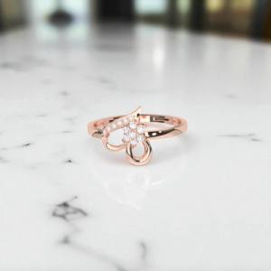 0.10 carats E-F/VVS-VS Moissanite ronde coupe diamant Prong Set Fantaisie Floral Bow Ring Made in Silver For Her - Product Image 4