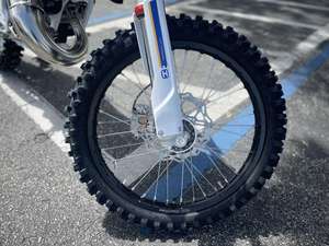 Disponible dès maintenant : Motocross 2025 TC 150 Heritage - Product Image 5