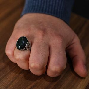 Bague géométrique pour homme en argent sterling 925 et pierre d'onyx noir (plaqué rhodium) - Product Image 1