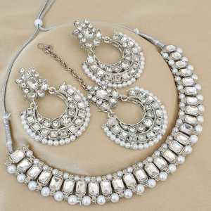 Collier de diamants inversé de haute qualité avec boucles d'oreilles et ensemble de colliers traditionnels indiens Maang Tikka pour femmes - Product Image 1
