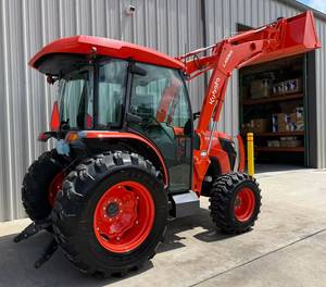 Tractor Kubota MX5400 4WD multipropósito con techo de cabina / Tractor Kubota rojo de 55hp con transmisión de engranajes para trabajo agrícola y de jardinería - Product Image 1