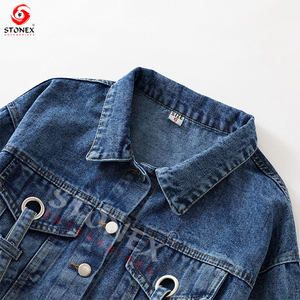 Vente en gros de qualité supérieure Veste en jean unie personnalisée avec manches longues en coton et col rabattu avec poches pour femmes - Product Image 5