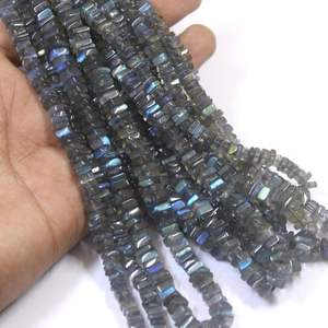 Perles Heishi lisses en Labradorite de feu bleu naturel 5-5.5 MM taille carrée pierres précieuses en vrac en gros - Product Image 1