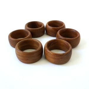 Anneaux de serviette en bois d'inspiration rustique abordables pour les mariages et ajout de charme écologique aux paramètres formels ou décontractés - Product Image 6