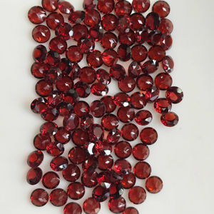 พลอยโกเมนแดงธรรมชาติ 5.5 มม. ทรงกลมเจียระไนแบบบริลเลียนท์ คุณภาพดีที่สุด สำหรับทำเครื่องประดับ - Product Image 4