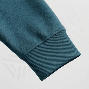 Tenue sportive élégante et stylée, fermeture éclair, idéale pour les hommes actifs, les routines quotidiennes à la salle de sport, la mode décontractée de rue, look de survêtement, vêtements de sport - Product Image 6