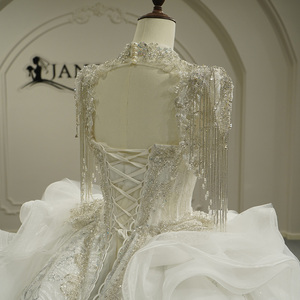 Vestido de Novia Moderno GT26057 con Cuello Alto, Borlas, Volantes, Cola de Capilla, Encaje, Lentejuelas y Flores, Largo hasta el Suelo - Product Image 6