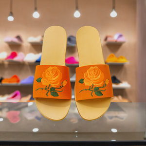 Sandalias Ligeras Modernas con Plataforma Antideslizante y Cuentas, Hechas a Mano, Bordadas, con Diseño Floral Colorido para Bodas y Fiestas - Product Image 2