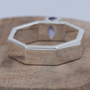 Lujoso tanzanita solitario anillo clásico elegante bisel ajuste incrustaciones para fiestas - Product Image 4