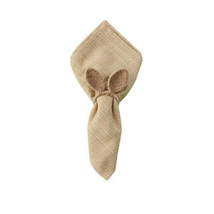 Ces ronds de serviette lapin de Pâques en bois naturel sont une belle façon d'ajouter une touche finale à votre décor de table de dîner - Product Image 4