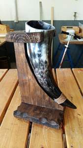 Corne de Viking faite à la main avec support Design de fantaisie décoratif sculpté écologique de bonne qualité en forme naturelle - Product Image 2