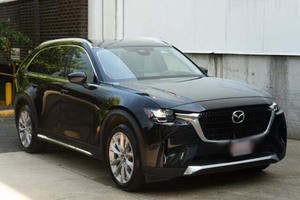 Noir, Occasion, 2024, CX-90, 3.3 Turbo Premium, Transmission intégrale, Jantes en alliage R18, Sièges en cuir, Système de navigation, Sièges rangée trois - Product Image 6