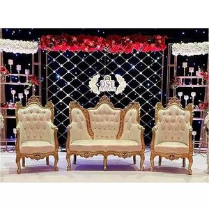 Conjunto de sofás modernos para novia, tapizados en oro blanco, estilo elegante y elegante, ideal para escenario de boda y recepción - Product Image 1