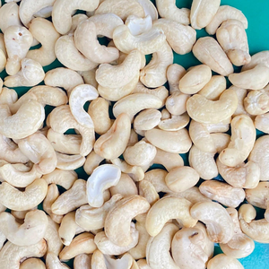 Vente flash, meilleur prix, noix de cajou brutes, noix de cajou WW180, WW240, WW320, prix des noix de cajou LP au Vietnam, emballage de marque privée - Product Image 1