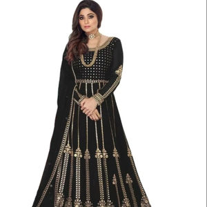 Shamita Shetty a inspiré la plus belle broderie lourde Faux Georgette tissu costume de luxe pakistanais salwar/catalogues ethniques. - Product Image 1