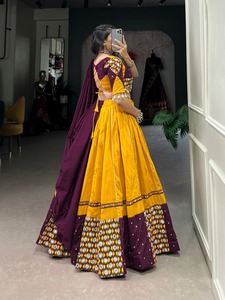 Dernier concepteur beau pur coton Lehenga Choli & Dupatta avec la main de miroir de plaine et de papier avec Gamthi travail femme mode - Product Image 5