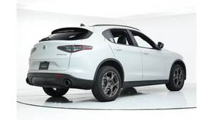Alfa Romeo Stelvio Sprint 2025 Seminuevo en Excelentes Condiciones - Product Image 5
