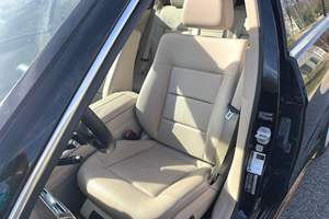 Mercedes-Benz E350 4Matic Wagon 2014 d'occasion, moteur V6 3,5 litres, transmission intégrale, équipements Premium et Sport, 3ème rangée de sièges orientée vers l'arrière - Product Image 4