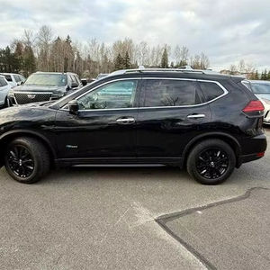 Nissan Rogue Sedan R20 2017 d'occasion, cuir foncé gauche - Product Image 1