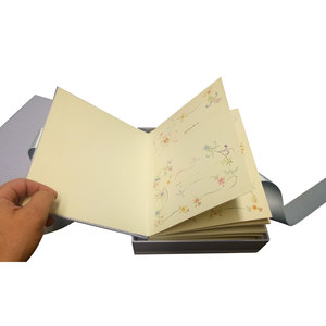 Album photo Zephir - Bleu clair ou rose, fait main, papier de haute qualité et couverture en PU, fermeture à boucle, porte-cartes photo - Product Image 2