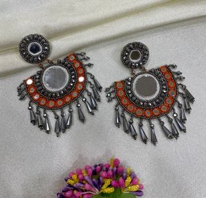 Pendientes de estilo bordado premium, pendientes personalizados con múltiples cuentas, joyería festiva para mujer al mejor precio, pendientes con cuentas. - Product Image 3