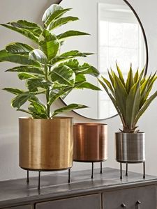 Elegante jardinera decorativa de metal para esquinas interiores de sala de estar con plantas artificiales o vegetación fresca para un toque elegante - Product Image 5