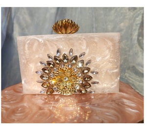 กระเป๋าคลัทช์สำหรับผู้หญิงทำจากยางเรซินหัตถกรรมอินเดีย - Product Image 6