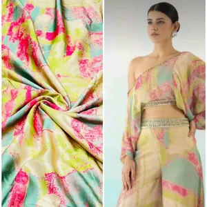 Tela india de algodón polivinílico de color estampado claro para vestidos y prendas de mujer, ofertas al por mayor