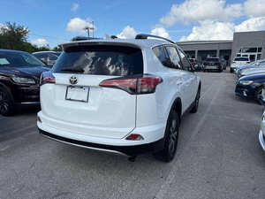 รถยนต์โตโยต้า RAV4 XLE 4 ประตู SUV รุ่นปี 2022 แบบมาตรฐาน - Product Image 3