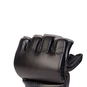 Gants MMA à impact élevé Matériau PVC Bonnes poignées Dernière conception Faible taux Bonne vente pour une utilisation en extérieur Services OEM disponibles - Product Image 5
