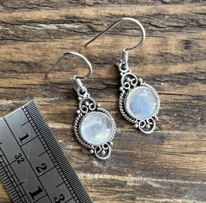 Boucles d'oreilles artisanales style bohème en argent sterling 925, design unique, pierre de lune arc-en-ciel certifiée, bijoux tendance pour femmes - Product Image 4