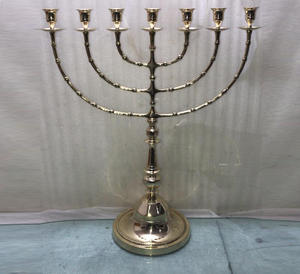 Bougeoir pilier candélabre de qualité supérieure avec logo personnalisé disponible en gros - Product Image 2