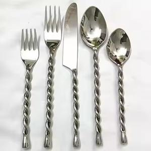 Ensemble de couverts en acier inoxydable de qualité supérieure, écologique, durable, de qualité alimentaire, style royal moderne et luxueux pour les mariages - Product Image 6