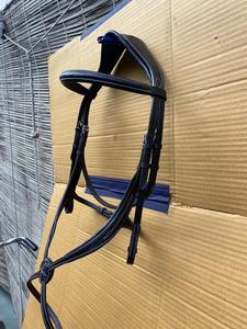 Figura anatómica de alta calidad 8 brida de filete de cuero producto de caballo deportivo ecuestre duradero con acentos de cristal brida de carreras - Product Image 6