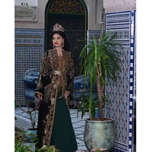 Vestido de Noche Elegante de Satén de Seda Marroquí Vintage, Vestido de Novia con Adornos Artísticos, Drapeado Suave, Largo hasta el Suelo, Ecológico, Impresionante - Product Image 4