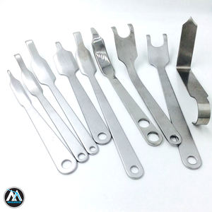 Un juego de 9 tipos de retractores de cadera, instrumentos veterinarios ortopédicos - Product Image 1