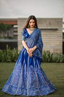 Style culturel gujarati Bandhani imprimé Vaishali tissu de soie couleur bleue broderie magnifique Chaniya Choli avec ensemble Dupatta