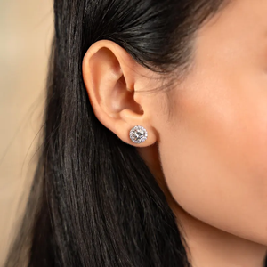 Pendientes de plata de ley 925 con diamantes de moissanita VVS de corte redondo, estilo Iced Out, de lujo, para uso diario, para mujer. - Product Image 3