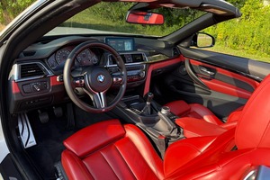 BMW M4 Cabriolet d'occasion haut de gamme 2020, Pack Compétition, environ 19 000 milles, boîte manuelle 6 vitesses - Product Image 4