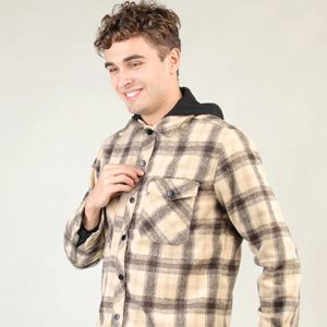 Veste Chemise en Denim Léger pour Homme Veste Décontractée Boutonnée Polyvalente avec Design Élégant et Construction Durable - Product Image 3