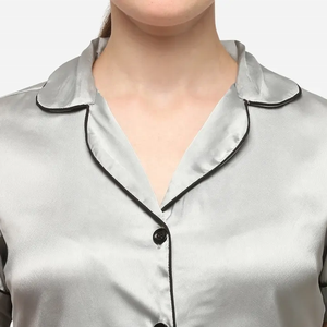 Dernière tendance Robe de nuit pour femme entièrement personnalisée pour l'hiver dans un design personnalisé Robe de nuit douce et confortable - Product Image 4