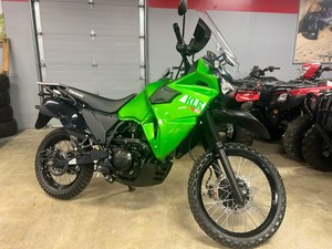 Nouvelle moto tout-terrain <span class=keywords><strong>Kawasaki</strong></span> KLR <span class=keywords><strong>650</strong></span> 2026 haute <span class=keywords><strong>performance</strong></span>, prête à être expédiée dans le monde entier - Product Image 3