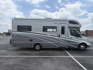 รถบ้านมือสองปี 2020 รุ่น Spriinter 3500XD Winnebago View 24J Class-C - Product Image 4
