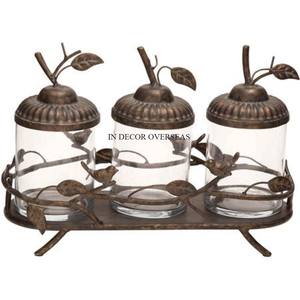 Ensemble de 4 boîtes en verre clair à texture martelée attrayante, base en métal poli brillant argenté et design papillon plaqué or - Product Image 3