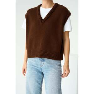 Pull uni à col en V marron foncé - Product Image 1